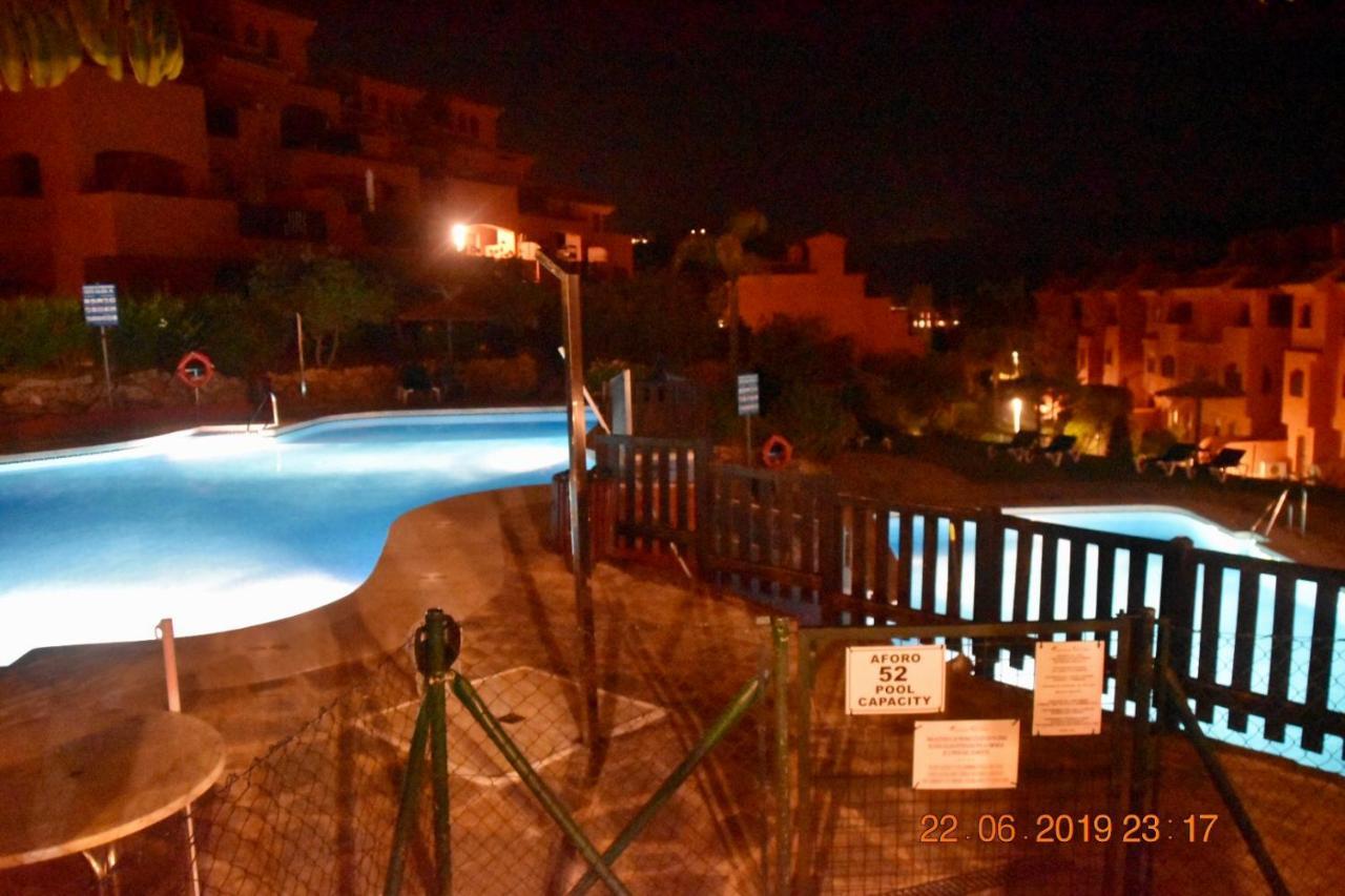 Luxury 2-Bedrooms & Bathrooms Estepona Apartment Bagian luar foto