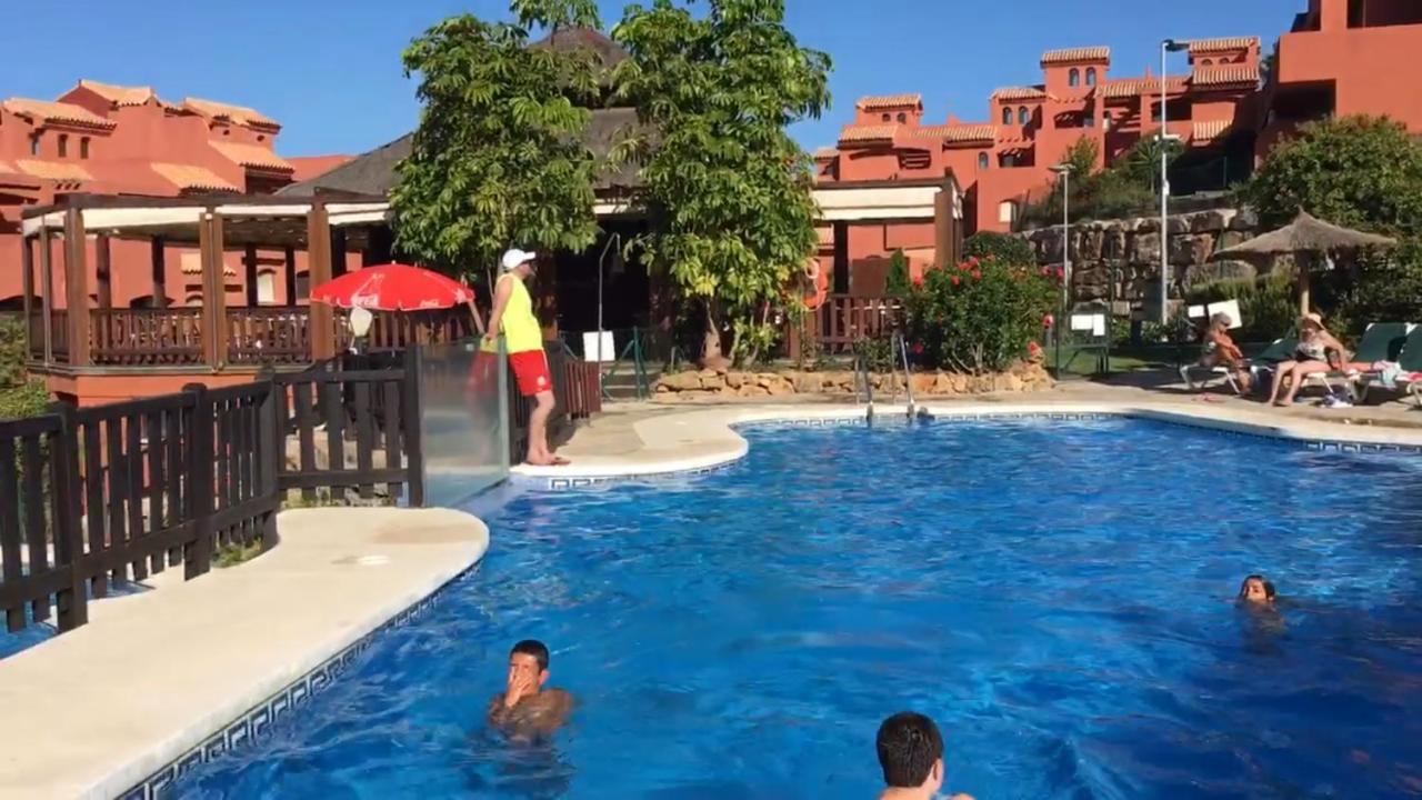 Luxury 2-Bedrooms & Bathrooms Estepona Apartment Bagian luar foto