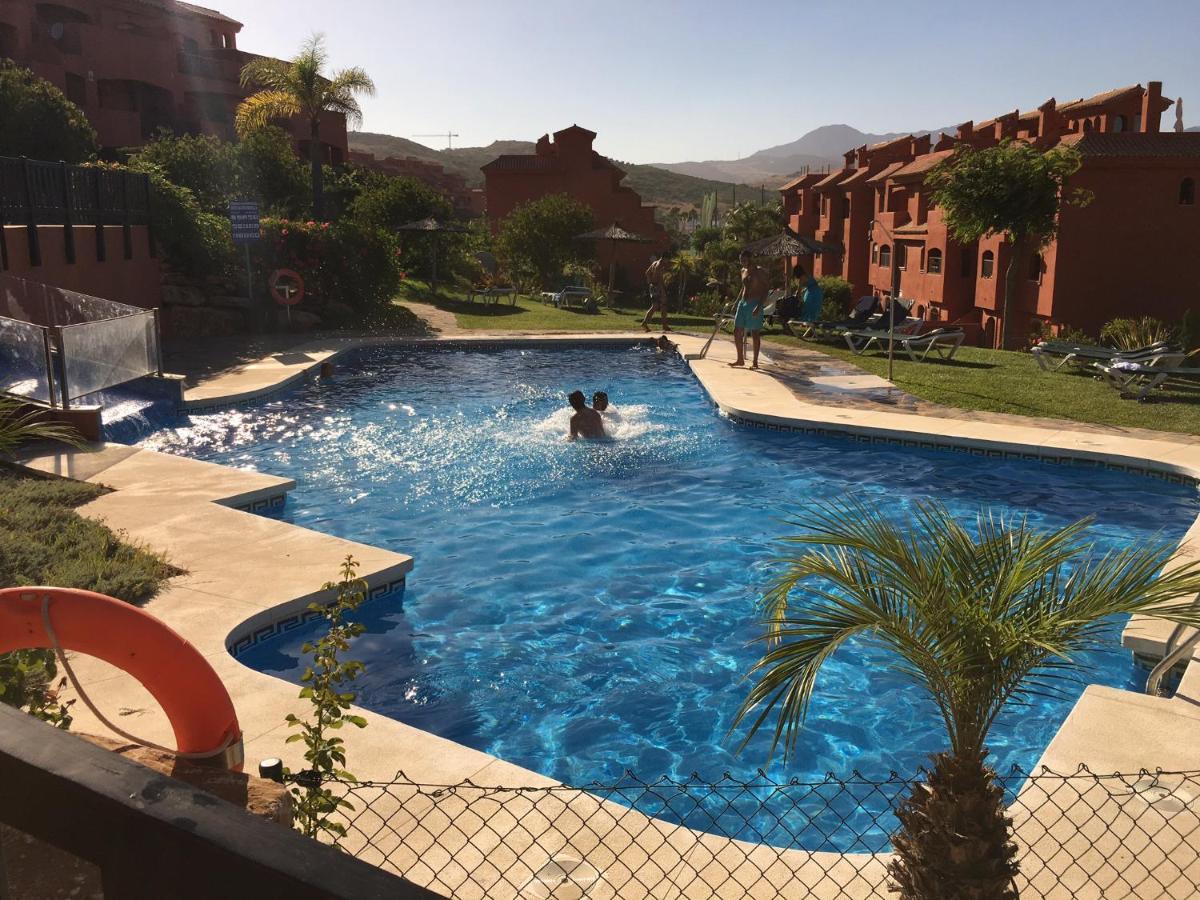 Luxury 2-Bedrooms & Bathrooms Estepona Apartment Bagian luar foto