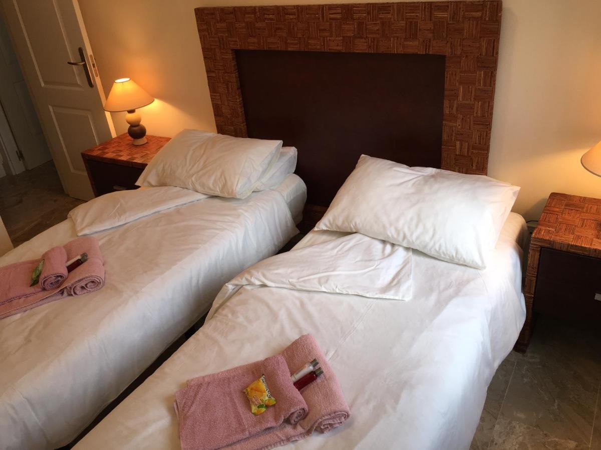 Luxury 2-Bedrooms & Bathrooms Estepona Apartment Bagian luar foto